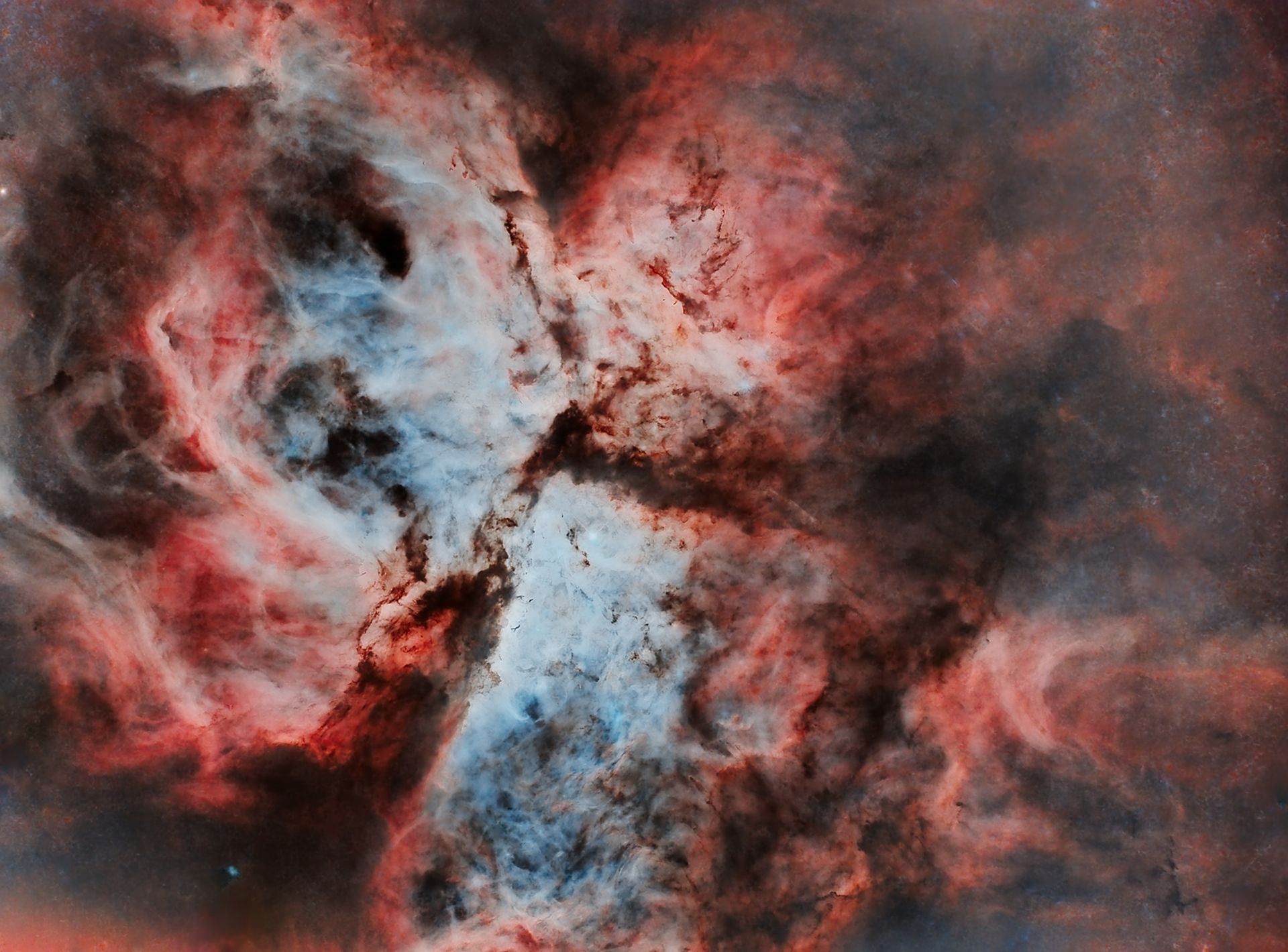 La Nebulosa de Carina, también conocida como Nebulosa de la Quilla, es una nebulosa de emisión y una de las más luminosas del cielo nocturno. Se encuentra en nuestra galaxia, en la constelación de Carina, a unos 7.500 años luz de distancia.