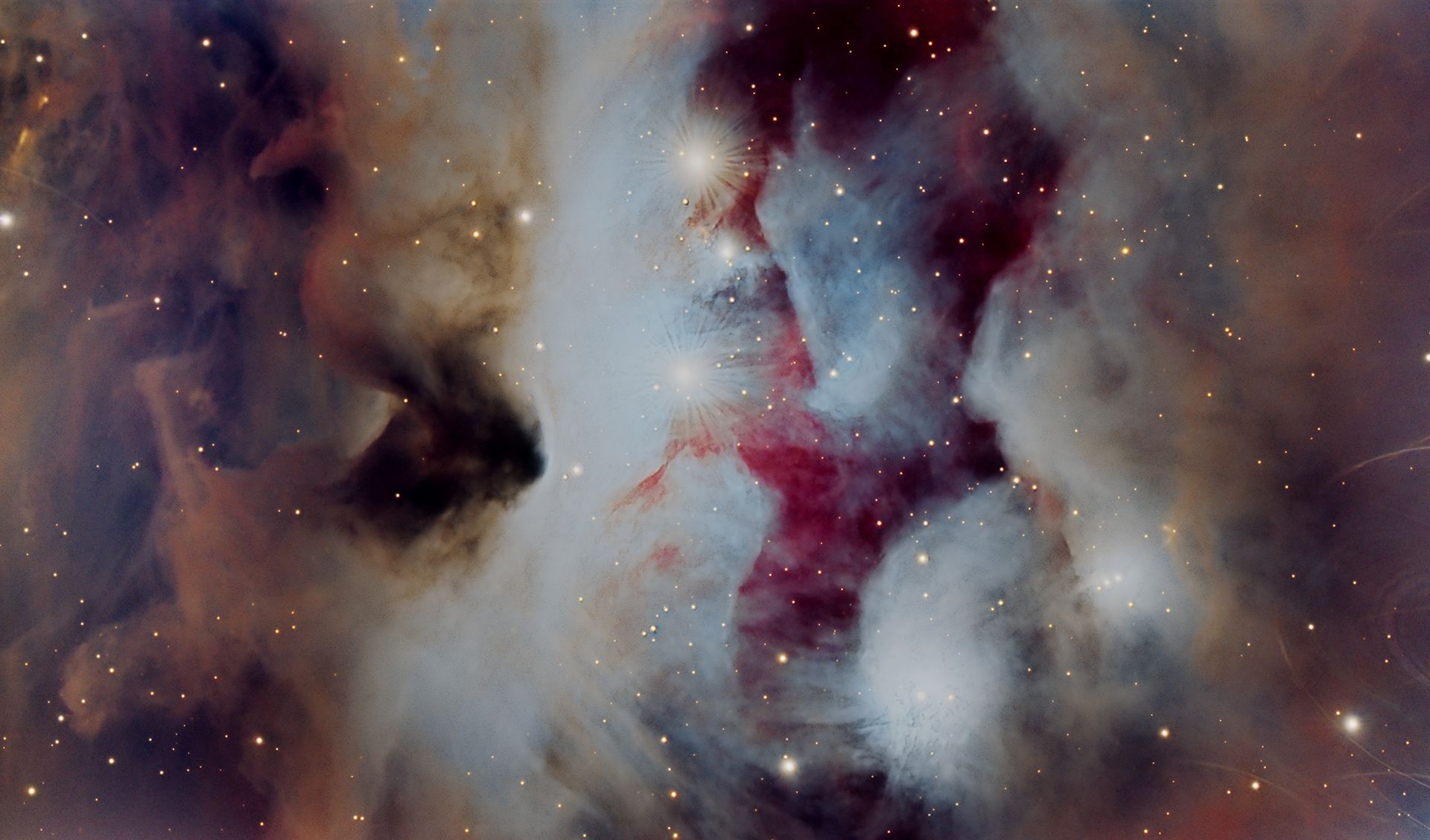 La Nebulosa del Hombre Corriendo (NGC 1977) es una nebulosa de reflexión situada a unos 1.500 años luz de distancia, en la constelación de Orión. Forma parte del asterismo conocido como la Espada de Orión, junto a su vecina más brillante y extensa, la Nebulosa de Orión (M42).
Recibe su popular apodo debido a que su silueta recuerda la figura de una persona corriendo. La característica forma de la Nebulosa del Hombre Corriendo resulta difícil de distinguir visualmente con telescopios de aficionado. Su estructura se aprecia mucho mejor mediante la fotografía astronómica.