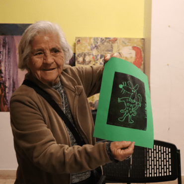 Participantes de la Oficina de la Diversidad Funcional de la Municipalidad de Valparaíso tuvieron un taller artístico en el Museo Baburizza